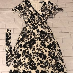 Lauren Ralph Lauren Black & White Dress.                     (Size 6P)